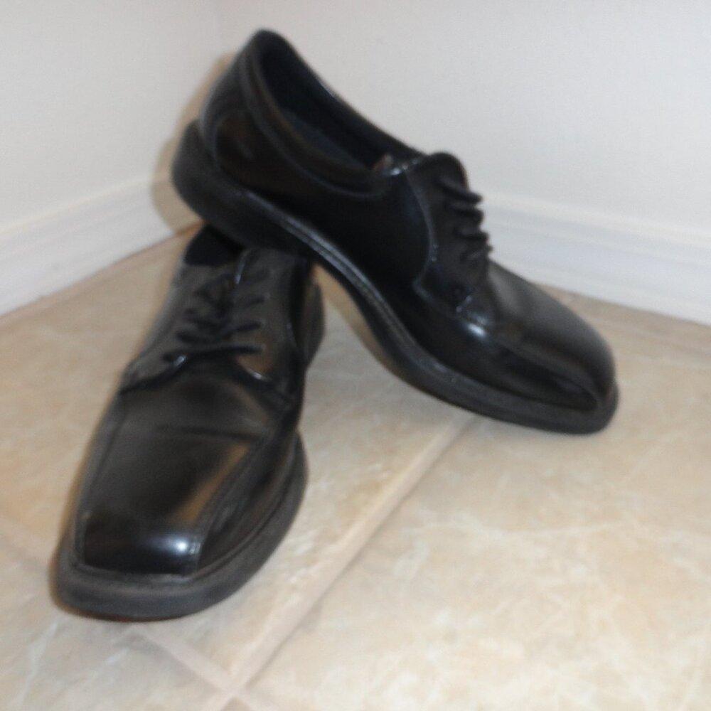 Nunn Bush dress shoes